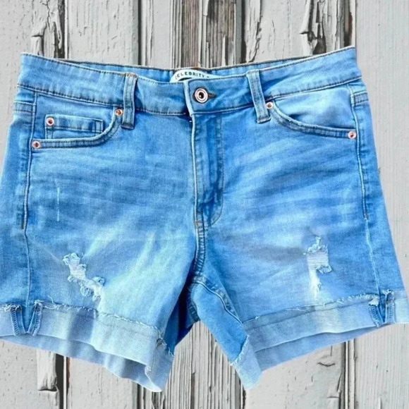 NWOT - CELEBRITY PINK - The Sugar - Super cute denim Shorts With Flex Stretch - Picture 1 of 10